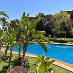 Appartement En Rez De Jardin Avec Piscine