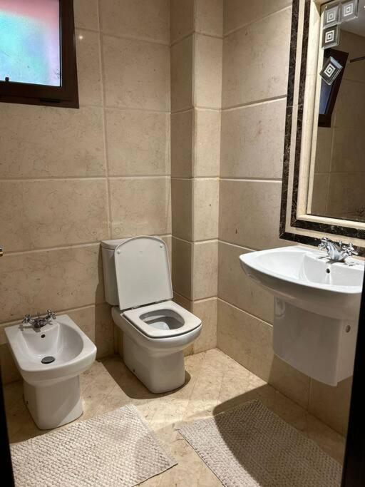 En Rez De Jardin Avec Piscine Appartement *